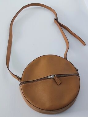Jean Paul Gaultier Paris G0073 Vintage Convertible Leather Crossbody Bag 9.5.